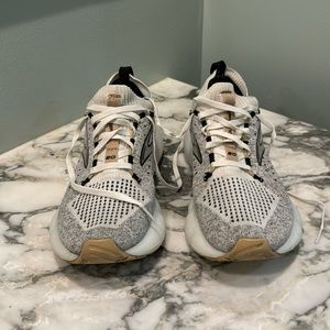 Brooks women’s stealth fit glycerin 20 sneakers